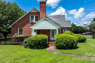 1520 21st Ave NE, Hickory, NC 28601 - Photo 5