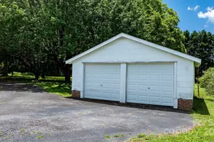 1520 21st Ave NE, Hickory, NC 28601 - Photo 7