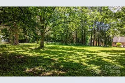 1520 21st Avenue NE, Hickory, NC 28601 - Photo 37