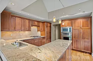 104 Overlook Dr, Flat Rock, NC 28731 - Photo 15