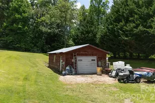 1424 Bear Creek Rd, Bakersville, NC 28705 - Photo 21