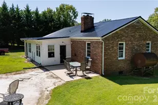 1424 Bear Creek Rd, Bakersville, NC 28705 - Photo 31