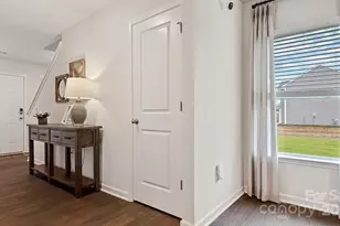 12121 Lady Bell Dr, Charlotte, NC 28278 - Photo 3