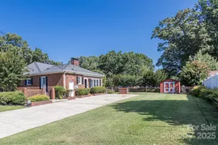 1280 Queensgate St, Gastonia, NC 28054 - Photo 3