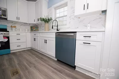 305 E Henry Street, Belmont, NC 28012 - Photo 13