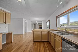 382 Onteora Blvd, Asheville, NC 28803 - Photo 17