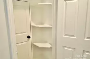 3921 Lake Rd, Charlotte, NC 28269 - Photo 15