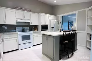 2202 16th Ave NE, Hickory, NC 28601 - Photo 7