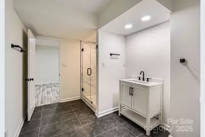 1224 E Woodlawn Road, Charlotte, NC 28209 - Photo 31