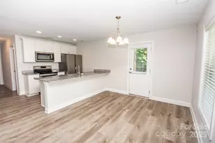 506 Broadway Ct, Statesville, NC 28677 - Photo 3