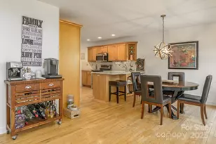 100 Bayberry Way, Hendersonville, NC 28739 - Photo 15