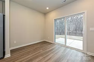 2130 Sunflower Cir, Newton, NC 28658 - Photo 5