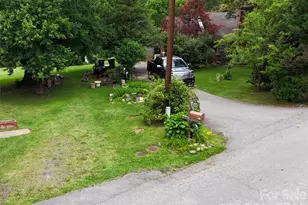 21 Maple Ave, Candler, NC 28715 - Photo 3