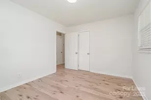 602 Camrose Dr, Charlotte, NC 28215 - Photo 9