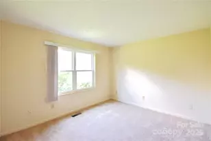 35 Capri Ln, Hendersonville, NC 28791 - Photo 15