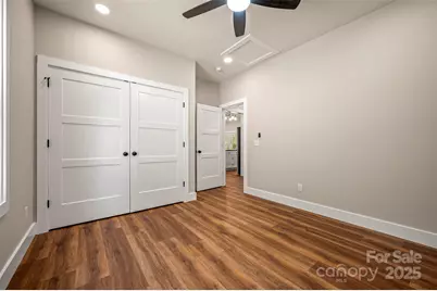 19 Keene Street, Hendersonville, NC 28792 - Photo 27
