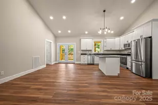 19 Keene St, Hendersonville, NC 28792 - Photo 11