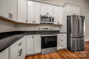 19 Keene St, Hendersonville, NC 28792 - Photo 13