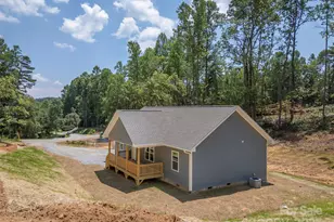 19 Keene St, Hendersonville, NC 28792 - Photo 5