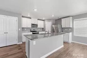 9136 Creedmore Hills Dr, Charlotte, NC 28214 - Photo 15