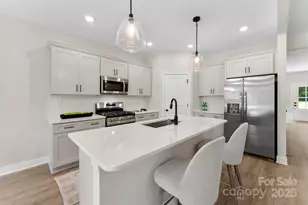 1227 Breezewood Dr, Charlotte, NC 28262 - Photo 9