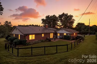 601 Pennell Street NE, Lenoir, NC 28645 - Photo 31