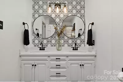 601 Pennell Street NE, Lenoir, NC 28645 - Photo 7