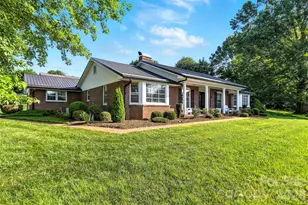 601 Pennell St NE, Lenoir, NC 28645 - Photo 1