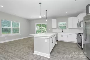 911 Yellowstone Dr, Charlotte, NC 28208 - Photo 13