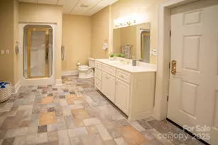 2770 Lakeview Dr, Lenoir, NC 28645 - Photo 25