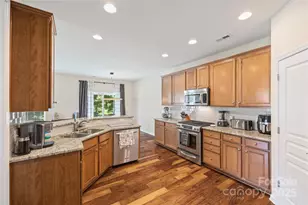 2203 Whitford Ln, Charlotte, NC 28210 - Photo 5