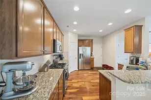 2203 Whitford Ln, Charlotte, NC 28210 - Photo 7