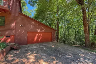 5685 Pine Ridge Dr, Connelly Springs, NC 28612 - Photo 9