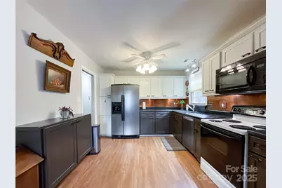 7109 Edgefield Court, Matthews, NC 28104 - Photo 11