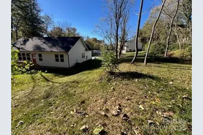 14 Holcombe Road, Candler, NC 28715 - Photo 5