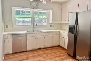 8417 Rolling Hills Ave, Hickory, NC 28602 - Photo 7