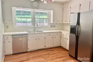 8417 Rolling Hills Ave, Hickory, NC 28602 - Photo 7