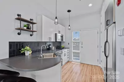 514 W 10th Street #302, Charlotte, NC 28202 - Photo 5