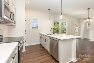 2063 Sadler Woods Ln, Charlotte, NC 28214 - Photo 5