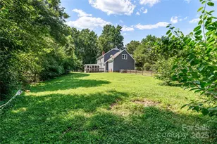 1581 Bluff Ct, Rock Hill, SC 29732 - Photo 9