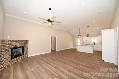 4940 Southview Drive, Hickory, NC 28602 - Photo 11