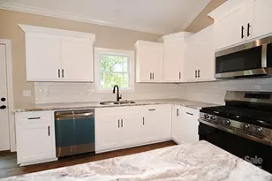 4940 Southview Dr, Hickory, NC 28602 - Photo 9