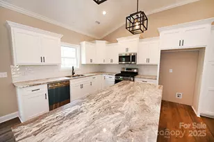 4940 Southview Dr, Hickory, NC 28602 - Photo 5