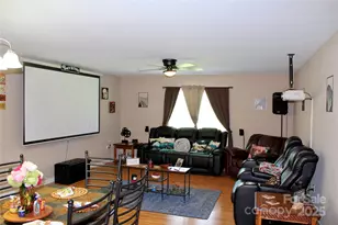 34 Duncan Rd, Flat Rock, NC 28731 - Photo 5