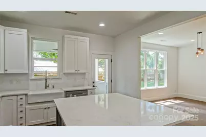 5511 Milhaven Lane, Charlotte, NC 28269 - Photo 7