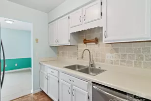 1061 Sardis Cove Dr, Charlotte, NC 28270 - Photo 15