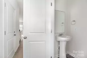 126 E Bell St, Statesville, NC 28677 - Photo 11