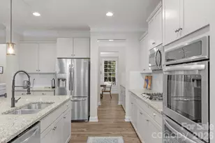 236 Robinwood Ln, Lake Wylie, SC 29710 - Photo 13