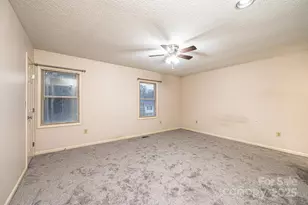 709 21st Ave NE, Hickory, NC 28601 - Photo 33