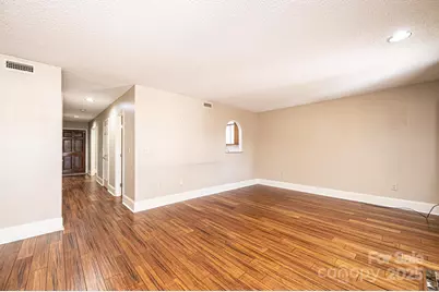 709 21st Avenue NE, Hickory, NC 28601 - Photo 27